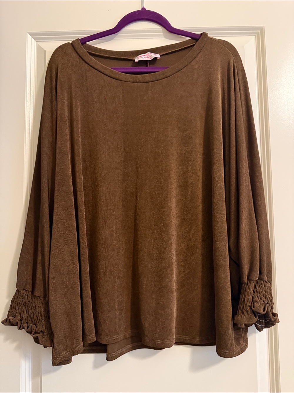 Discount Divas Women's Brown Smocked Cuff Blouse